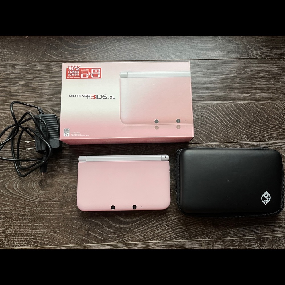 Pink Nintendo 3DS XL in Good Condition